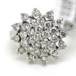 Cluster setting diamond ring