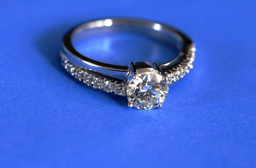 Five Reasons to Buy Moissanite Rings
