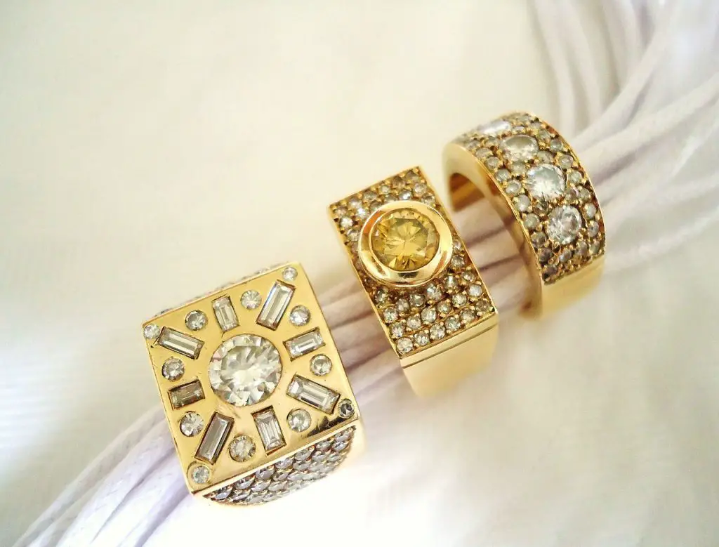 yellow diamond engagement rings