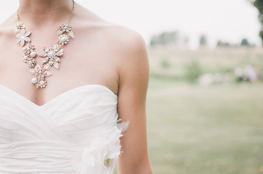 Bridal Jewelry: Trends from Pinterest and Etsy