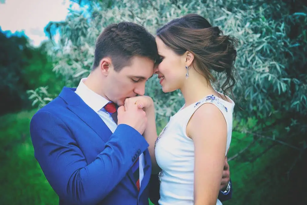 Engagement Ring Buying: The EASY Way!
