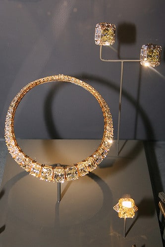 chocolate diamonds characteristics