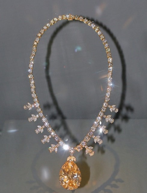 pear shaped diamond necklace