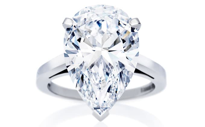 pear cut diamond engagement ring