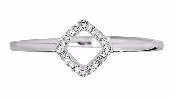 Diamond engagement ring in white gold