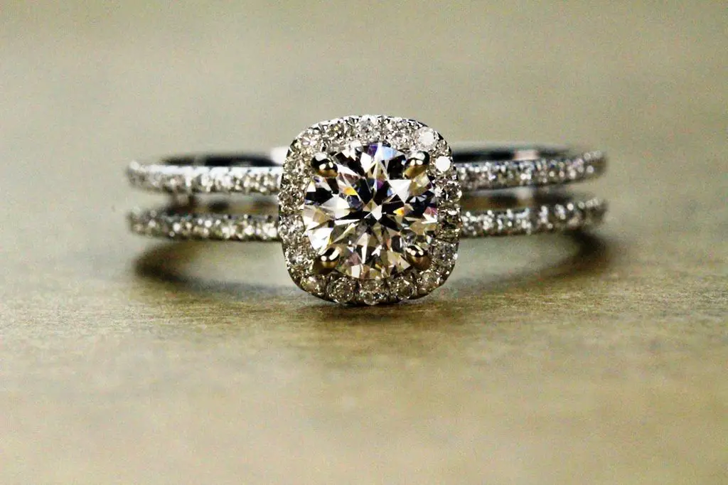 princess cut diamond engagement ring
