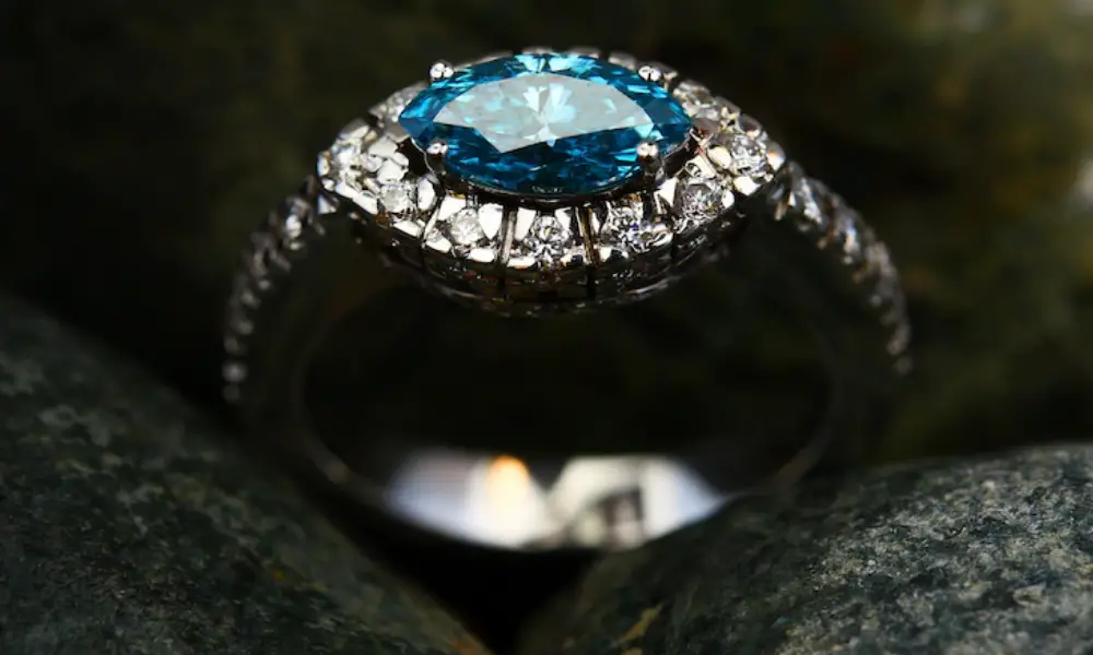 Gemstone ring
