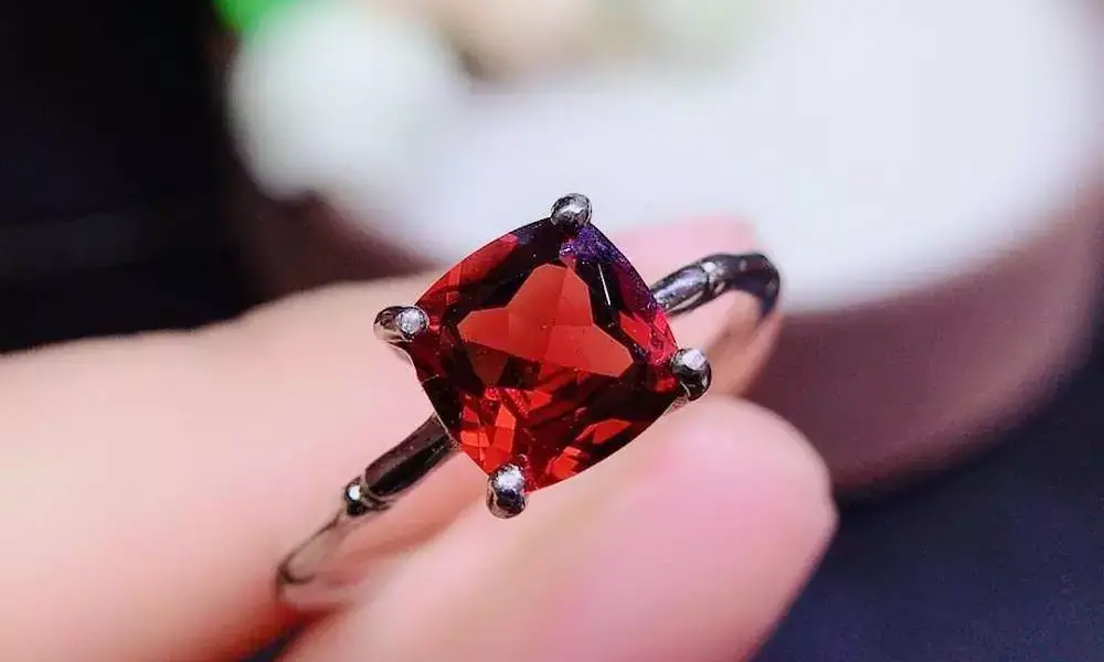 Garnet gemstone ring