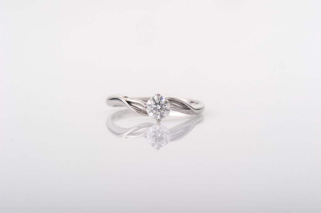 2 carat dimaond ring